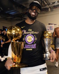 乐鱼APP-球探：湖人在科比末期一塌糊涂！他们在詹姆斯加盟前就是个笑话！