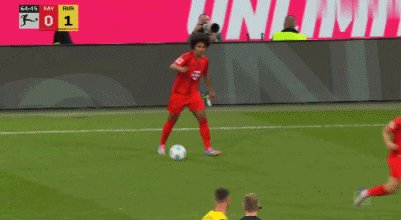 1744503078645001840.gif
